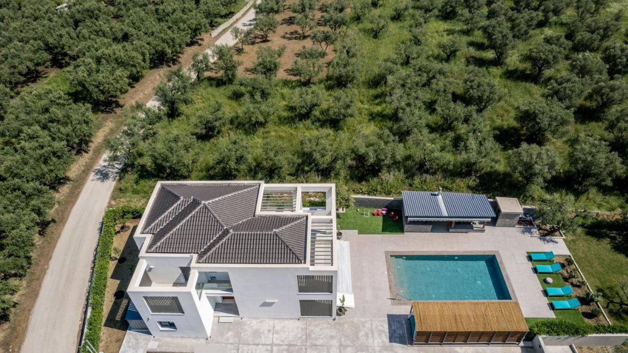 Antonia Villa - Luxurious Serenity With Private Pool, By Zantewize Kalipádhon Exterior foto